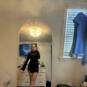 Black Long-Sleeve Bodycon Mini Dress